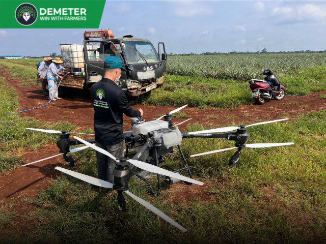 https://demeter.vn/storage/Services/Drone services/Xây dựng đội phun dịch vụ - sub2.png